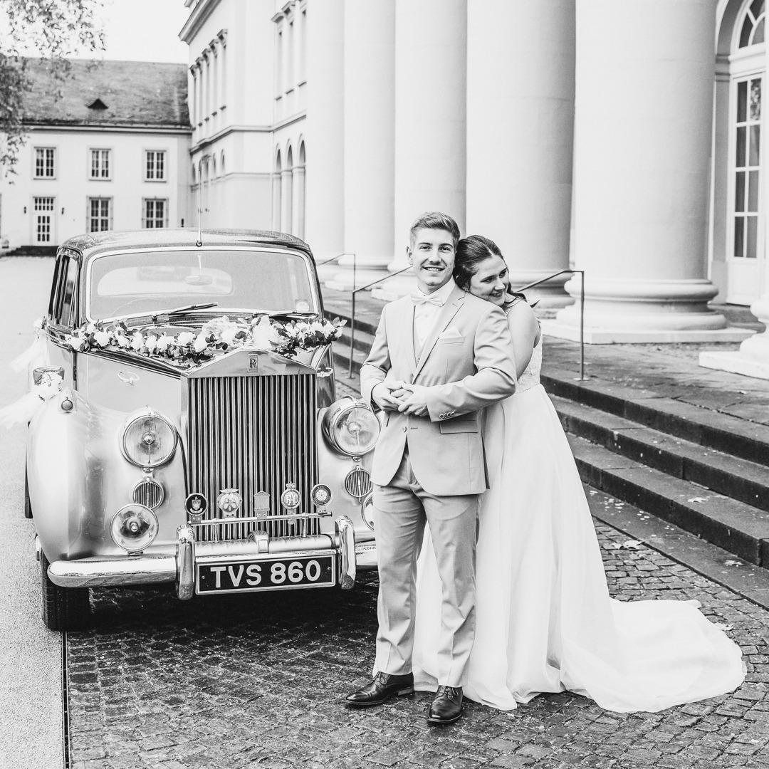 Brautpaar mit Rolls Royce vor dem kurfürstlichem Schloss in Koblenz